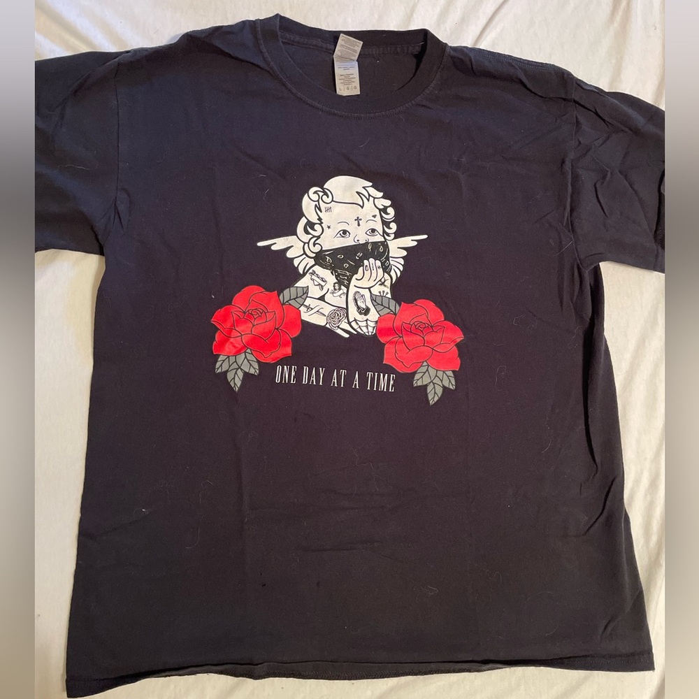 Men’s Large Black Tattoo Tee. ‘One Day At A Time’
